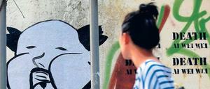Düstere Perspektive. Der inhaftierte Ai Weiwei, porträtiert von einem Street-Art-Künstler in Hongkong. 