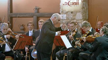 Friedensmission. Daniel Barenboim mit europäischen Musikern in Gaza. 