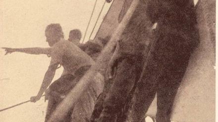 Unterwegs in der Südsee. Robert Louis Stevenson (1850-1894, ganz rechts) an Bord des Schoners „Casco“. Foto: picture-alliance / Mary Evans Picture Library