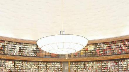 Hinan, hinan, ans Licht. Die Rotunde der Stadtbücherei Stockholm von Gunnar Asplund, eröffnet im März 1928 und Vorbild für spätere Bibliotheksbauten. Foto: © Roland Halbe