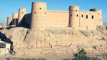 Symbol von Macht und Reichtum. Einst lag Herat an der Seidenstraße. Die Burg ist eine der größten in Zentralasien. Foto: akg-images