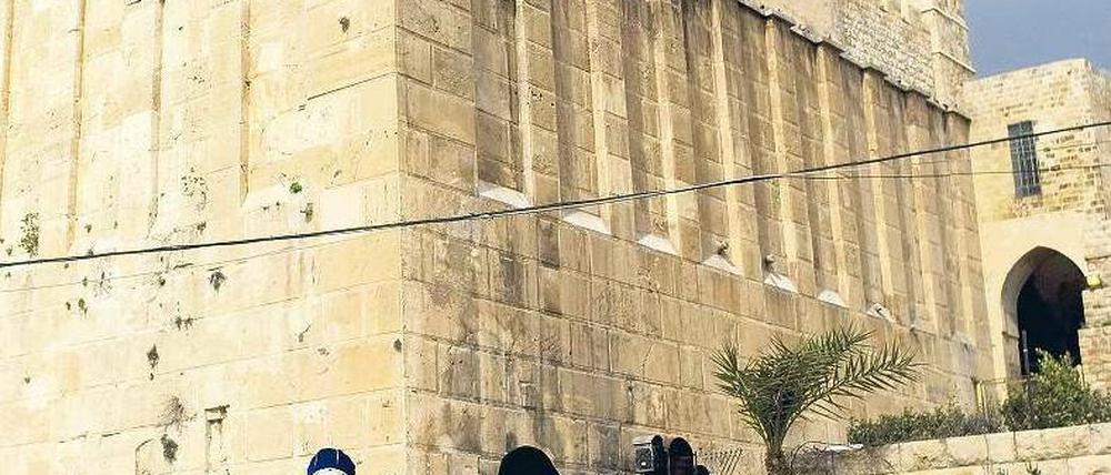 Steine des Anstoßes. Das von Juden wie Muslimen beanspruchte Grab der Patriarchen in Hebron. Foto: AFP