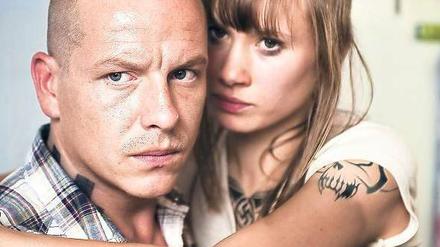 Braune Liebe. Alina Levshin und Gerdy Zint als Skin-Paar in „Kriegerin“.