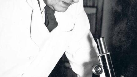 Dichter dran. Dr. Gottfried Benn im Labor.