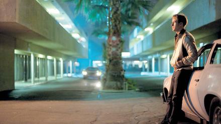 Ryan Gosling spielt einen Stuntman, der nachts Einbrecher chauffiert. 