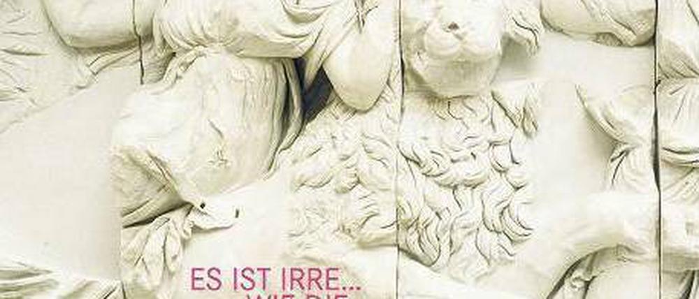 Verse und Torsi. Eines der Postkartenmotive mit Versen von Falkner. Die Videoclips dazu sind auf der Website der Staatlichen Museen zu finden: www.smb.museum/pergamon-panorama. 