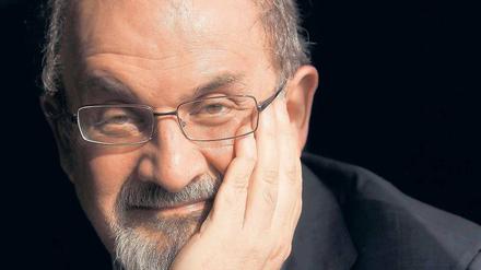 Lebt in New York. Salman Rushdie, 65, versteckt sich nicht mehr. Aber immer noch ist Kopfgeld auf ihn ausgesetzt. Foto: Reuters