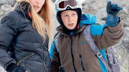 Auf Muttersuche. Der zwölfjährige Simon (Kacey Mottet Klein) und die Touristin (Gillian Anderson). 