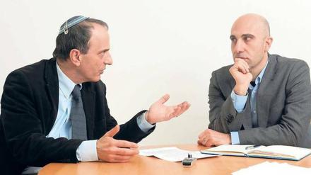 Rabbiner Daniel Alter und der palästinensische Psychologe Ahmad Mansour im Gespräch.