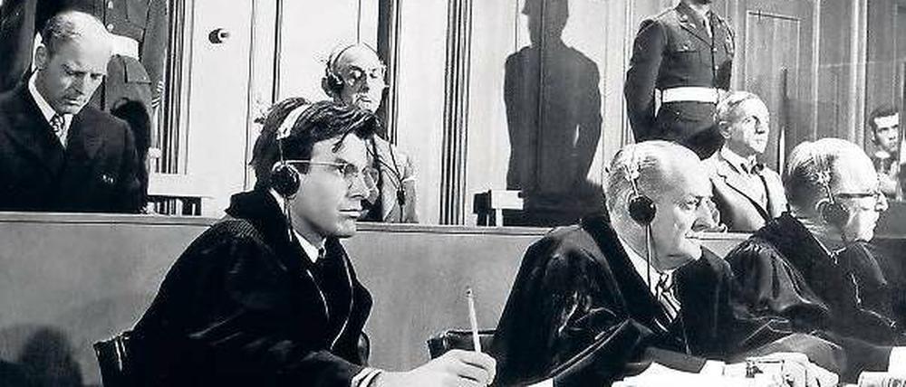Präzedenzfall. Maximilian Schell (v.l.) verteidigt Burt Lancaster in Stanley Kramers „Das Urteil von Nürnberg“, 1961. Foto: p-a/United Archiv