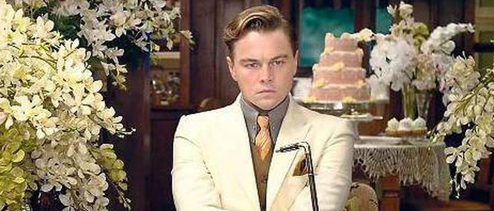 Warten auf Daisy. Jay Gatsby (Leonardo DiCaprio) schmückt noch die bescheidenste Hütte aus Liebe zu seiner Angebeteten. 