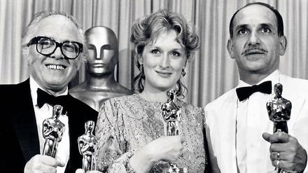 Bigger than life. Richard Attenborough, Meryl Streep und Ben Kingsley bei der Oscar-Verleihung 1983, wo "Gandhi" gefeiert wurde.