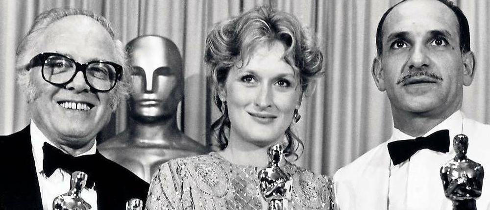 Bigger than life. Richard Attenborough, Meryl Streep und Ben Kingsley bei der Oscar-Verleihung 1983, wo "Gandhi" gefeiert wurde.