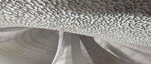 Futuristisch. Blick auf die Deckenverschalung im Saal der Elbphilharmonie. Die „Weiße Haut“ soll den Schall bestmöglich im Raum verteilen.