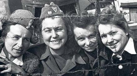 Befreit. Kriegsgefangene der ponischen Heimatarmee 1945 im Emslandlager Oberlangen. 