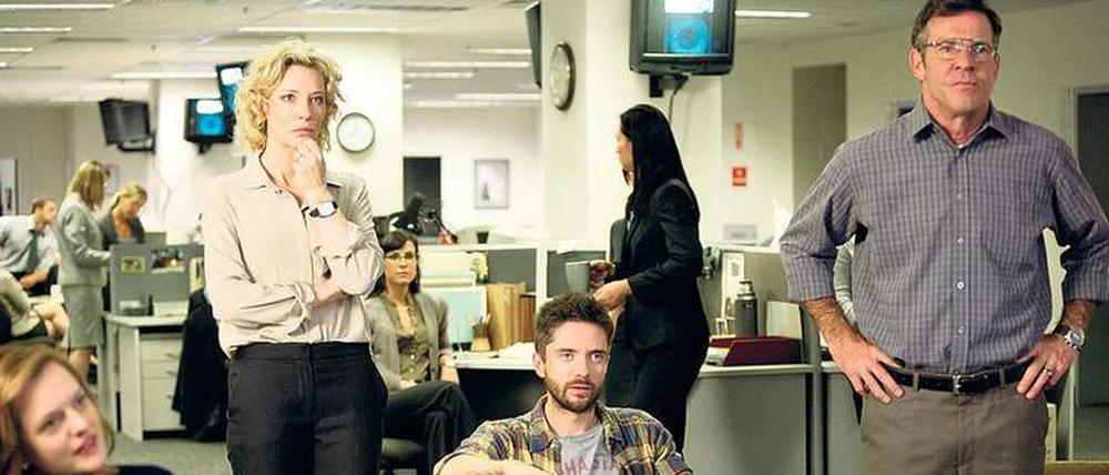 CBS-Redakteurin Mary (Cate Blanchett, M.) in der Redaktion.
