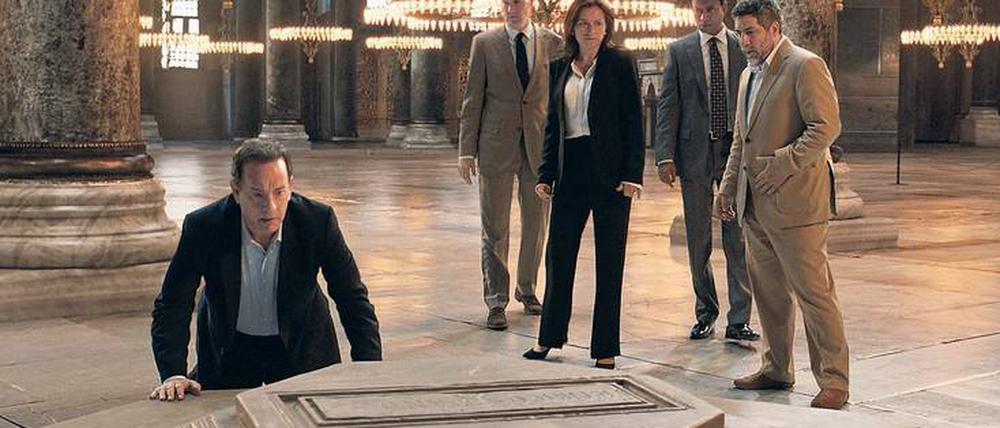 Rätselraten. Tom Hanks als Wissenschaftler Robert Langdon auf der Suche nach der Wahrheit im Markusdom von Venedig.