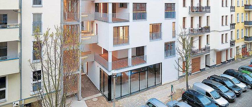 Das von Kaden Klingbeil entworfene Wohnhaus E3 in der Esmarchstraße in Prenzlauer Berg besteht innen komplett aus Holz.