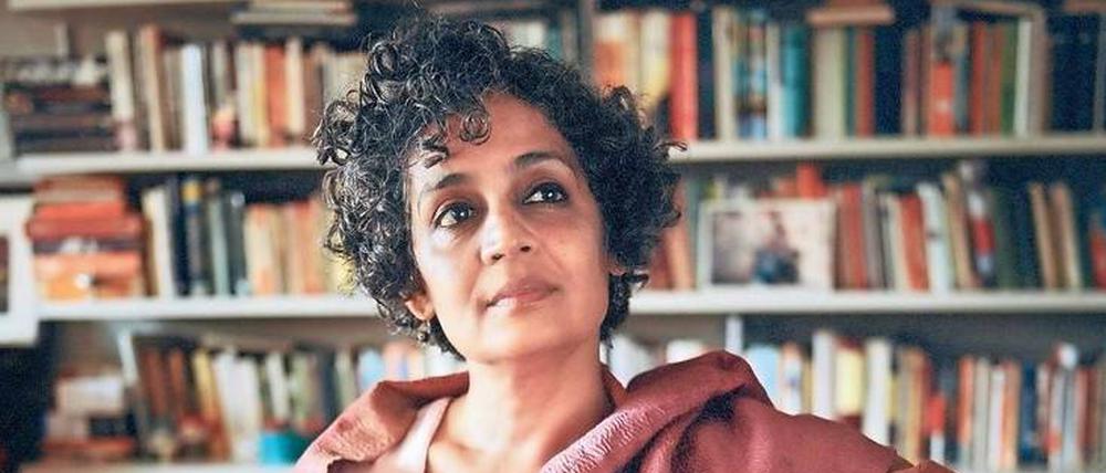 Utopistin wider alle Vernunft. Arundhati Roy wurde 1961 geboren, wuchs in Südindien auf und lebt in Delhi. 