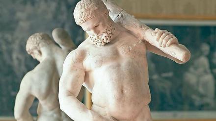 Intim. Statuette des trunkenen Herakles. 