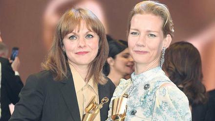 „Toni Erdmann“-Award. Regisseurin Maren Ade und Schauspielerin Sandra Hüller mit dem Deutschen Filmpreis. 
