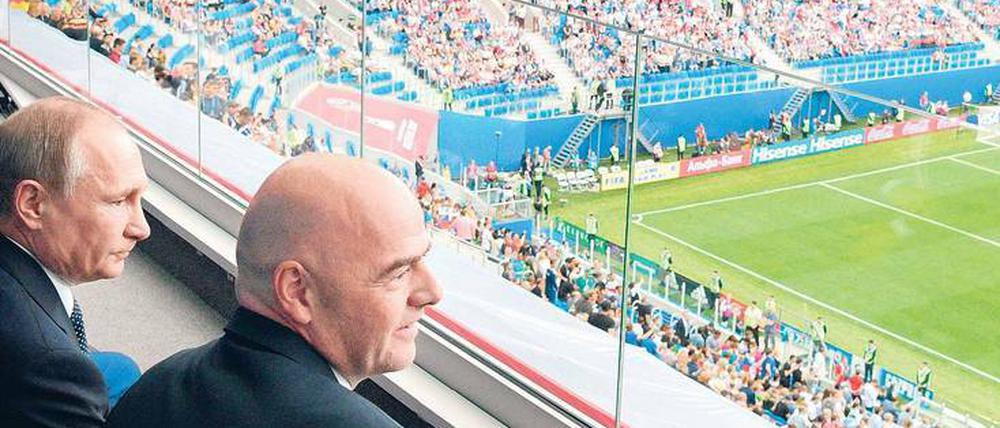 Big Business. Kreml-Chef Putin und FIFA–Boss Infantino beim Confed-Cup 2017 in St. Petersburg.