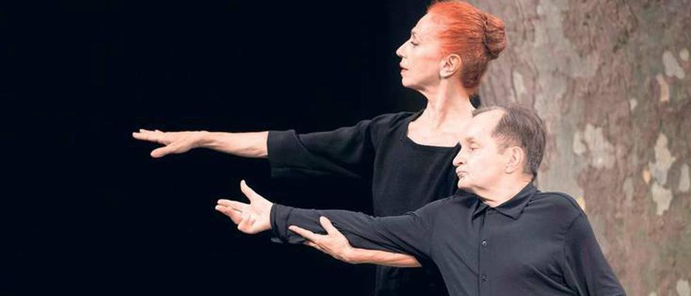 Hommage an eine Primaballerina. In Raimund Hoghes Stück „Canzone per Ornella“ spielen sich die einstige Solotänzerin und der deutsche Choreograph selbst.