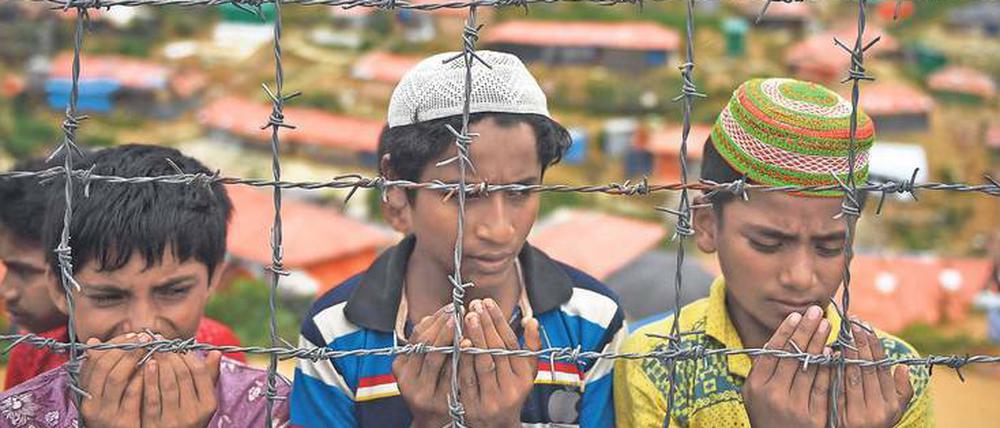 Gebete im Camp. Rohingya-Kinder in Kutupalong (August 2018). 