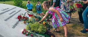 Der neue Gedenkstein in Kalynivka. „Erinnerung bewahren“ ist ein Projekt der Berliner Stiftung Denkmal für die ermordeten Juden Europas.
