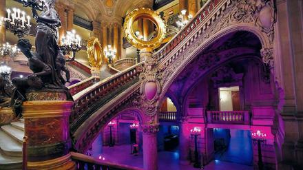 Der Künstler Claude Lévêque hat für das historische Palais Garnier zum Jubiläum eine Installation geschaffen. 
