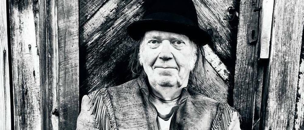 Für immer ein Hippie. Neil Young singt für die Rettung der Welt.