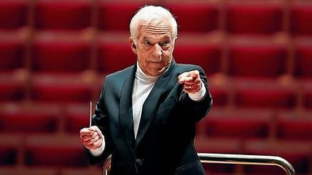 Braucht keine Inszenierung. Der Dirigent Vladimir Ashkenazy.