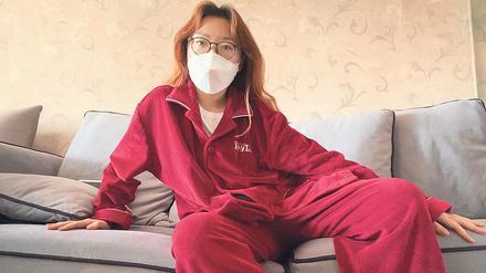 Die chinesische Konzeptkünstlerin Silin Liu lebt seit zwei Monaten im abgeriegelten Peking. Am Montag erzählt sie in der Videoserie „Fun in Quarantine“ was die Zwangspause für ihre Kunst bedeutet. 