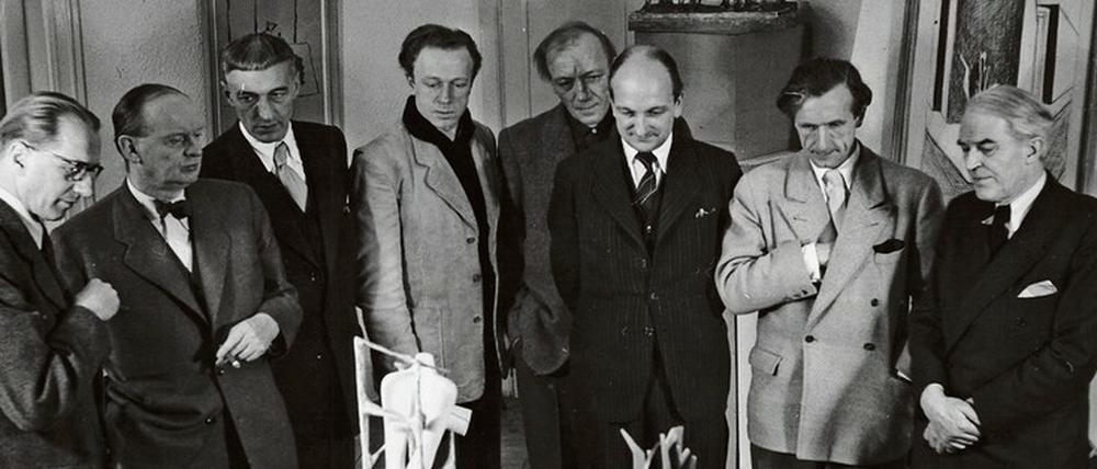 Nachdenklich. Jury der deutschen Auswahl, Berlin 1953.