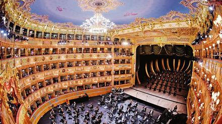 Auferstehung. Das Teatro La Fenice, Venedigs Erinnerung an seine Zeit als Opernmetropole, erwacht nach dem Lockdown zu neuem Leben.