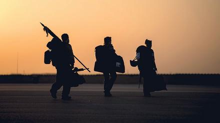 Der lange Weg zurück. Am 29. Juni verlassen die letzten Bundeswehrsoldaten in Mazar-e Sharif mit einem Transportflugzeug Afghanistan.