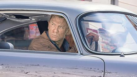 Daniel Craig fährt im neuen Bond-Film "Keine Zeit zu sterben" wieder den berühmten Aston Martin DB5.
