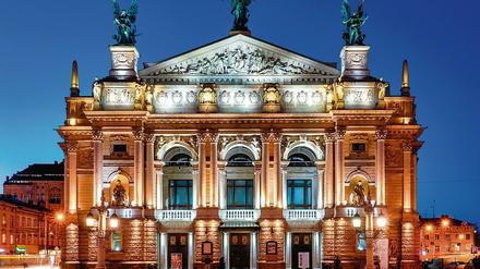 Die Oper von Lwiw stammt aus dem Jahr 1900 und zählt zu den prächtigsten Theaterbauten in Osteuropa. Als einziges Opernhaus des Landes spielt sie wieder. 