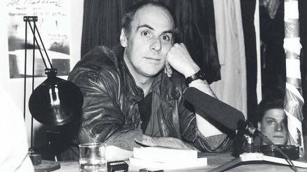 In der DDR konnte er nicht bleiben, im Westen fehlte ihm der Widerstand. Thomas Brasch 1991, bei einer Lesung im Berliner Café Kyril. Foto: Ullstein/Schleyer
