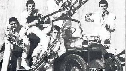 Verbeaten verboten. Das Franke-Echo-Quintett aus Grünau half, den Beat in der DDR populär zu machen. Auf diesem Plattencover von 1964 ist Bandleader Dieter Franke mit seiner selbst gebauten dreihalsigen Gitarre zu sehen.