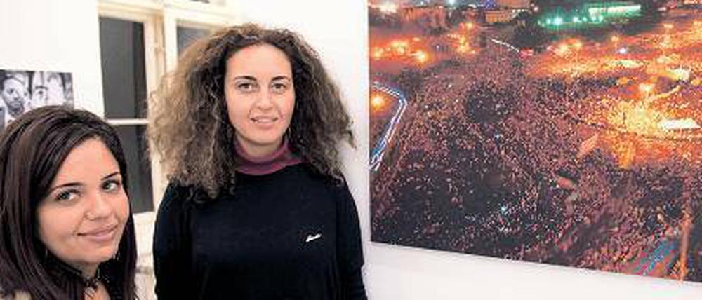 Inbilder des Aufstands. Noura Younis (links) und Kismet El Sayed. Die Ausstellung „Reporting ... A Revolution (Continued)“ ist bis Sonntag zu sehen.