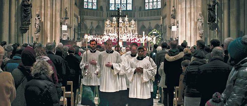 Unter Benedikt XVI. wurde der Priesterstand vergöttert.