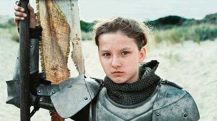 Wehrhaft: Die zehnjährige Lise Leplat Prudhomme spielt Jeanne d'Arc als Kind und als Teenager. 