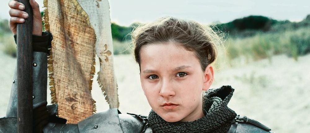 Wehrhaft: Die zehnjährige Lise Leplat Prudhomme spielt Jeanne d'Arc als Kind und als Teenager. 