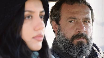  "Und was ist mit mir?" Darya (Ranan Rasoulof, die Tochter des Regisseurs) hadert mit ihrem Onkel (Mohammad Seddighimehr). 