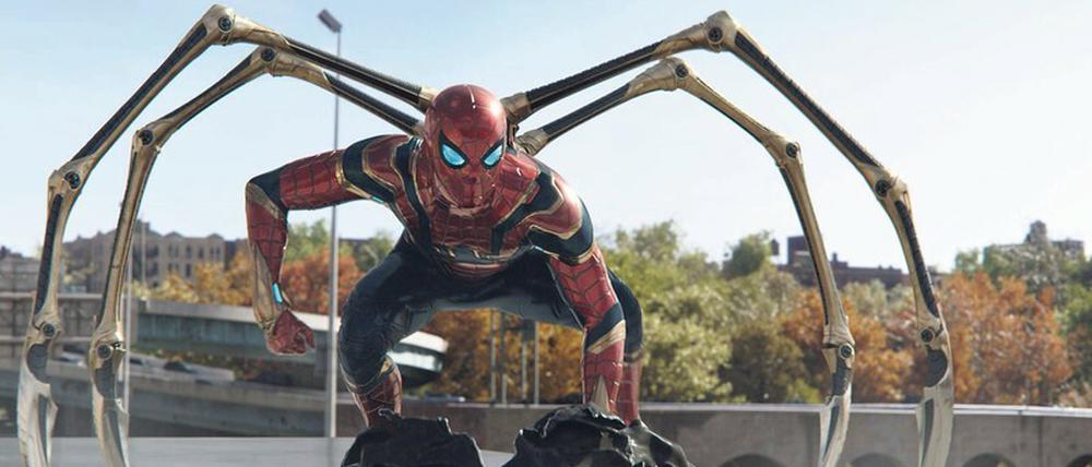 Peter Parker (Tom Holland) bekommt es in „Spider-Man: No Way Home“ mit Widersachern aus früheren Superhelden-Franchises zu tun. 