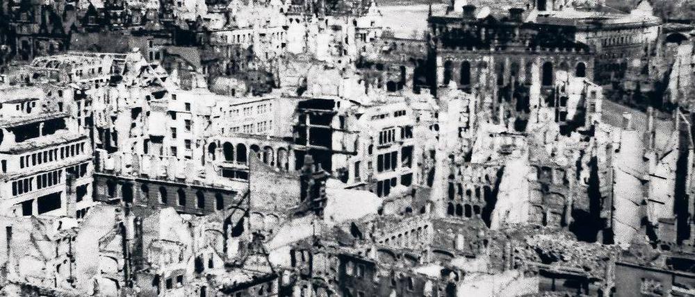 Untergegangen in Ruinen. Dresden nach dem Bombardement der Allierten im Februar 1945. Foto: bpk/Bayerische Staatsbibliothek