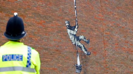 Ein mögliches Banksy-Kunstwerk, das einen flüchtenden Häftling im HM Prison Reading, Reading, Vereinigtes Königreich am 1. März 2021 darstellt. 