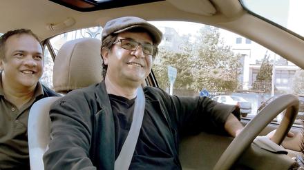 Regisseur Jafar Panahi (rechts) gewann für "Taxi Teheran" 2015 den Goldenen Bären. Trotz verhängter Haftstrafe und Berufsverbot dreht er weiter.