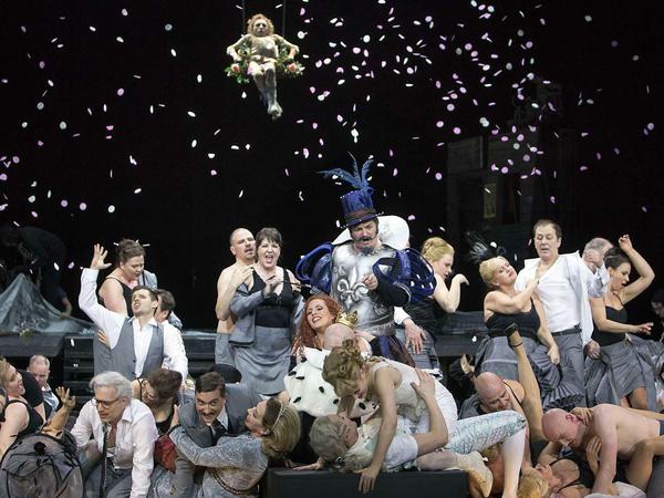 Opulenz ist ein Markenzeichen von Regisseur Stefan Herheim: Szene aus "Herzog Blaubart" in der Neuinszenierung für die Komische Oper. 